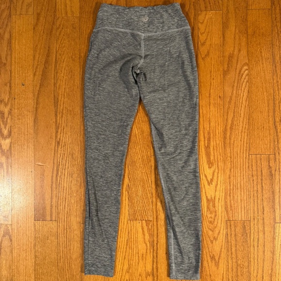 New Balance Gray Athletic Leggings Women’s Size XS - Picture 2 of 5